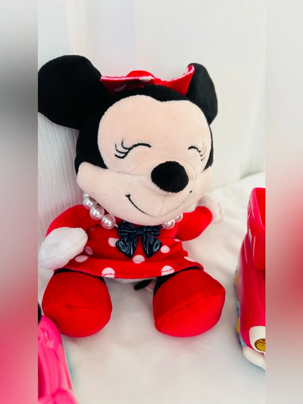Disney Minnie Mouse Plush Duo with Pink and Red Polka-Dot Cars
